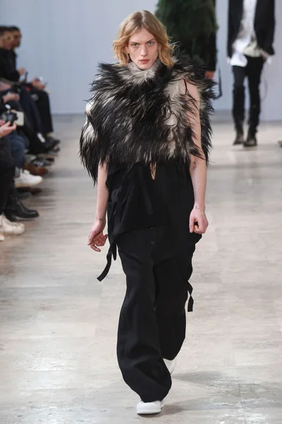 Look 37